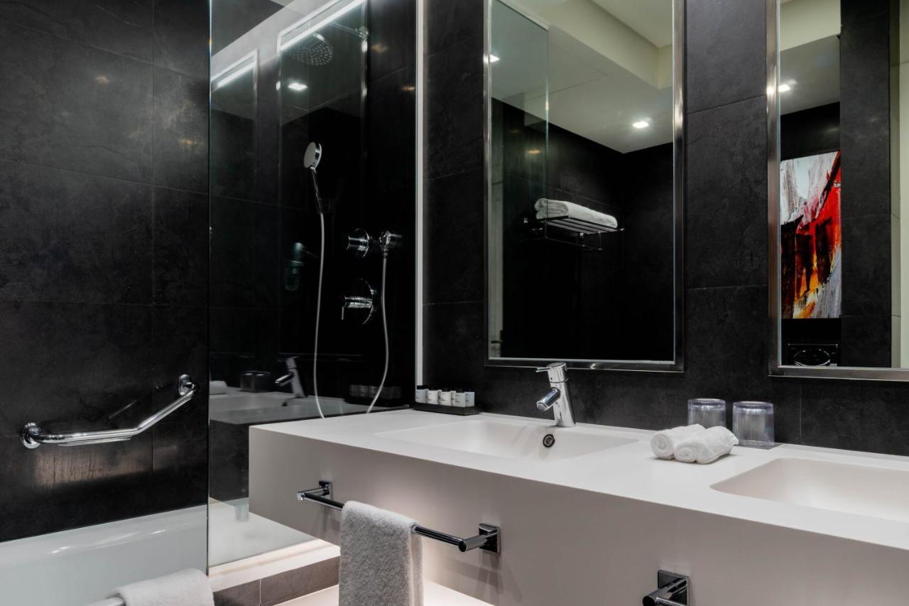 Sheraton - & Residences 5*