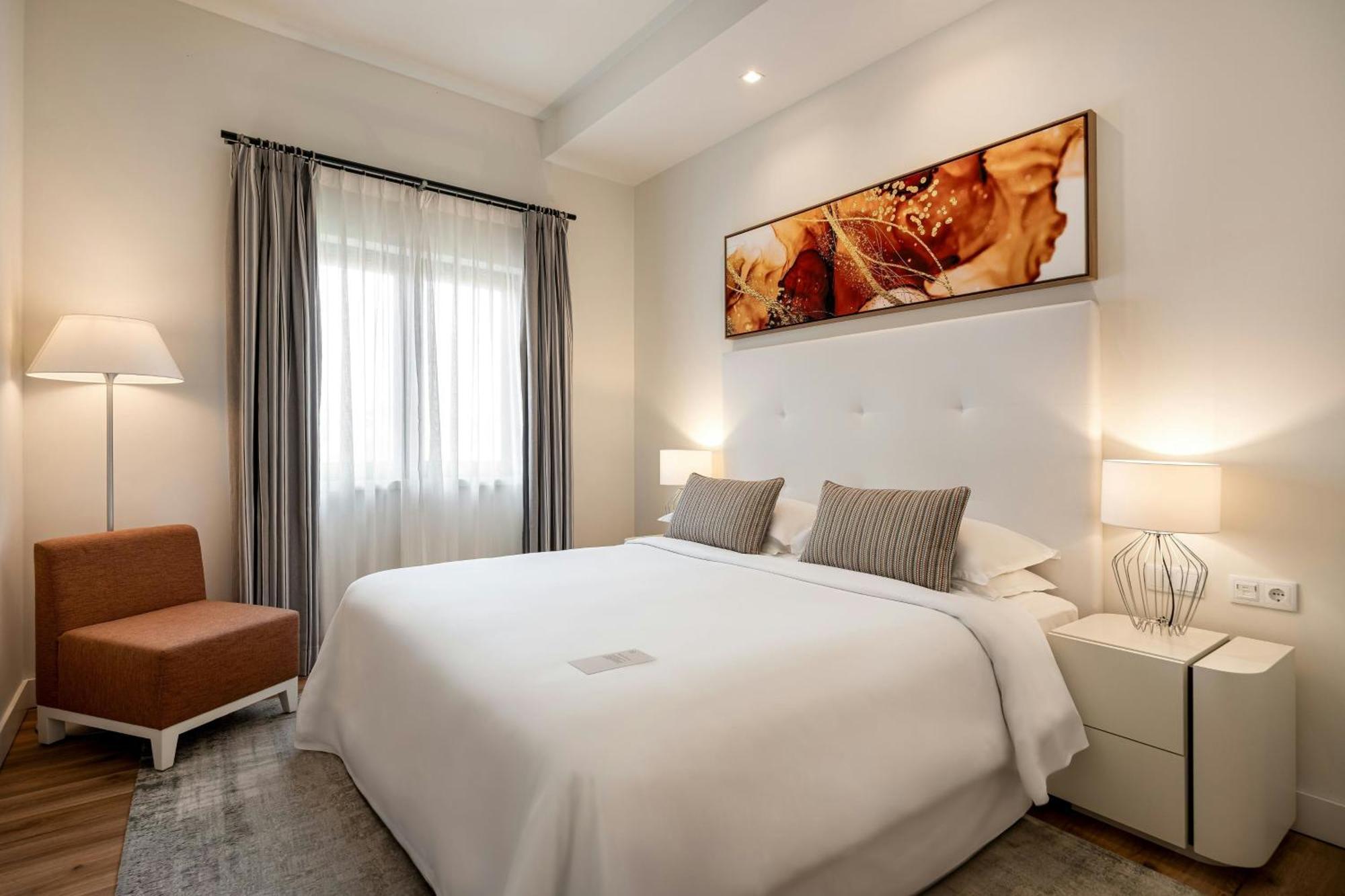 Sheraton - & Residences Hotel