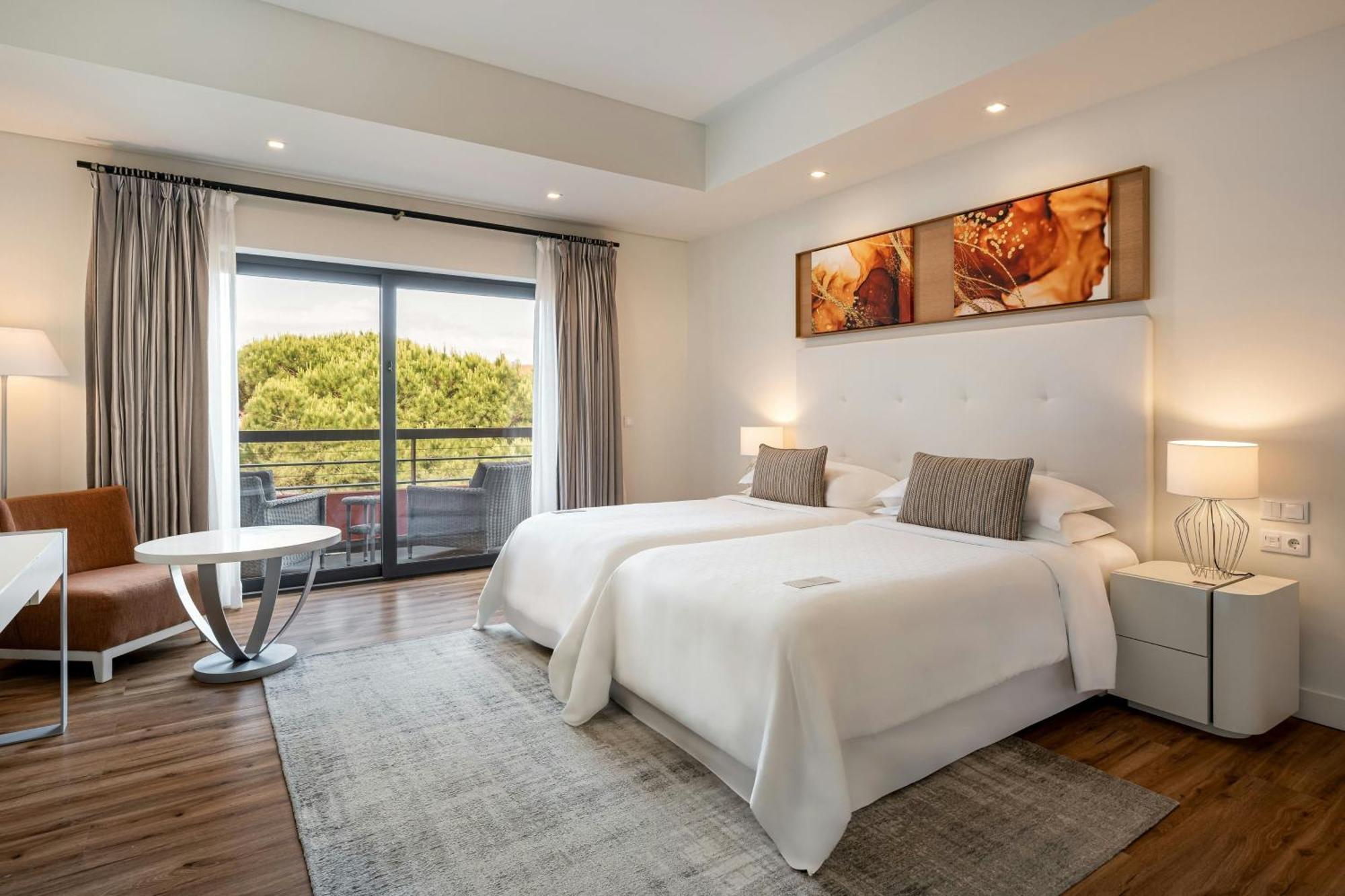 Sheraton - & Residences Hotel 5*